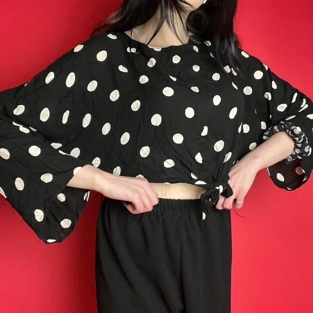 Loose Polka dot tie top 🤍🖤